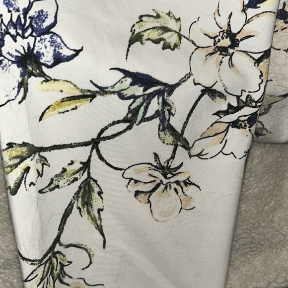 Victoria's Secret Hi waist Knockout Floral Leggings Size M - Picture 10 of 10